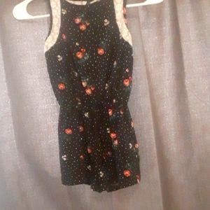 Cute black/white with roses short jumpsuite